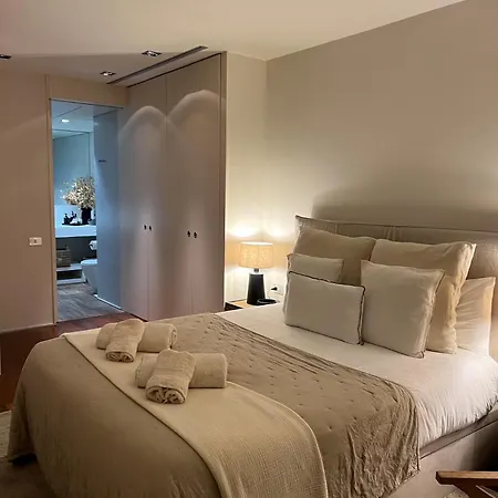 Just 100mts From Gaudi's Casa Mila-la Pedrera